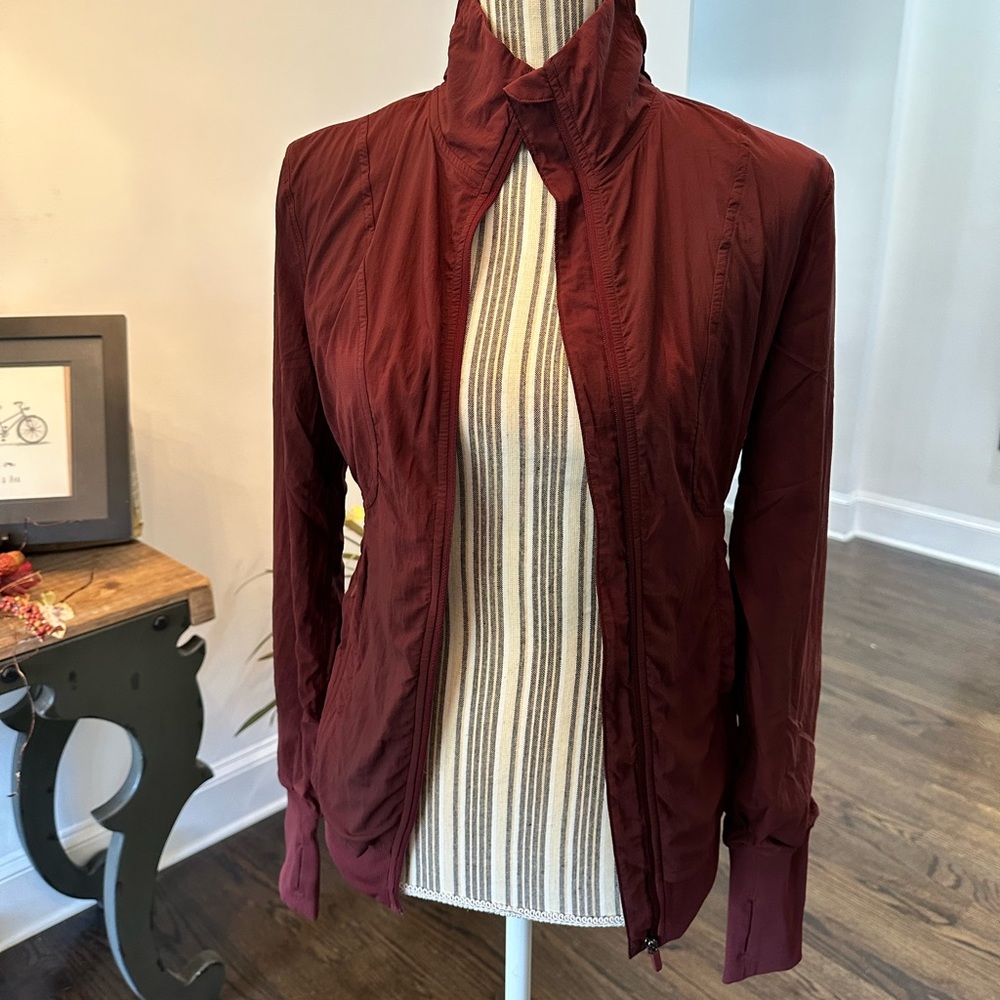 NWT Lululemon Sights Seen Jacket, Size 2, Burgundy